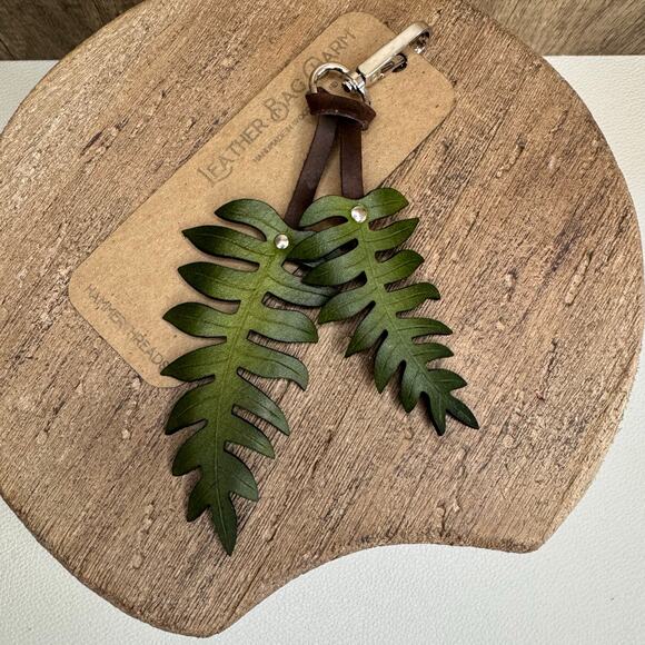 Leather Purse Charm Fern Leaf Bag Charm Genuine Leather Purse Keychain NEW - Picture 4 of 7